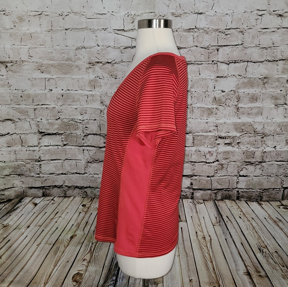 The North Face Tshirt Size M Stripe - Picture 2 of 9
